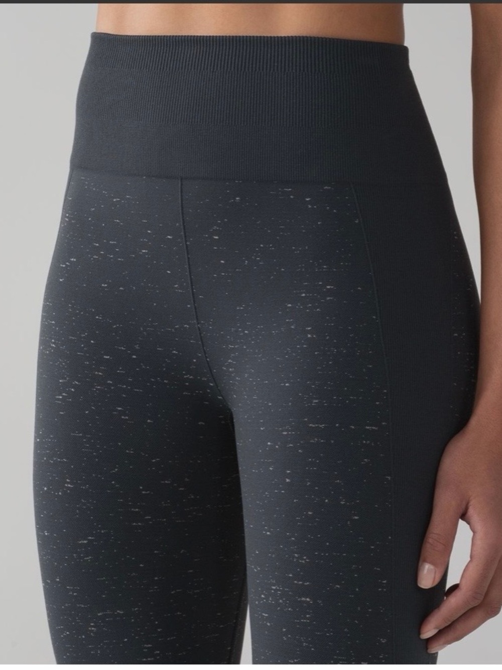 lululemon athletica free to flow 7/8 tight in blue tied/white - Picture 6 of 8
